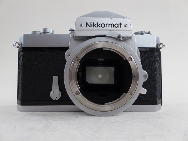 Nikon Nikkormat ohne Objektiv