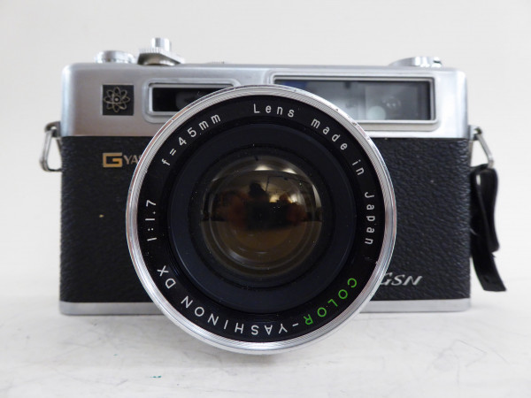 Yashica Electro 35 GSN mit Color Yashinon DX 1:1,7 / 45 mm