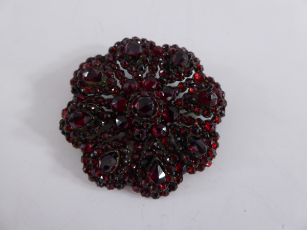 Antike böhmische Anstecknadel