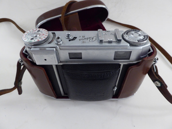 Kodak Retina IIIc mit Xenar 1:2,0 / 50 mm mit Tasche
