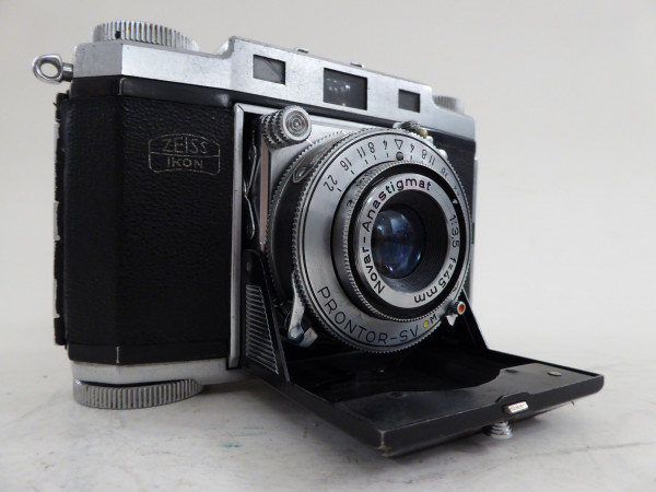 Zeiss Ikon Contina II 524/24 mit Novar 1:3,5 / 45 mm
