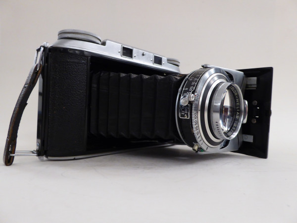 Voigtländer Bassa II mit Color Heliar 1:3,5 / 105 mm