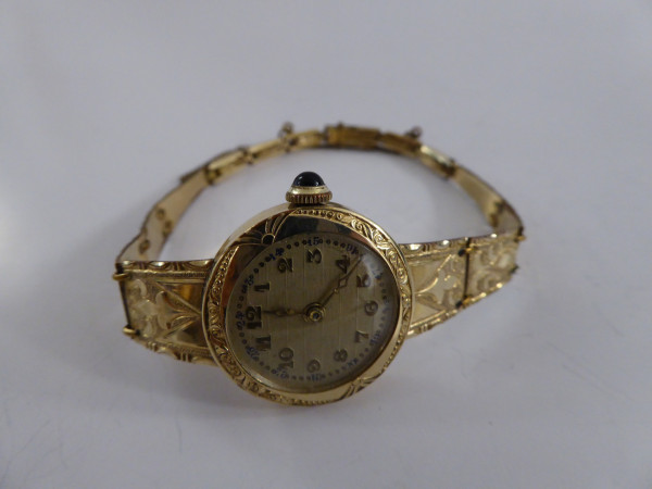 Sehr schöne kleine Damenuhr