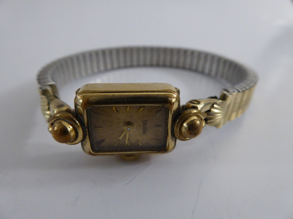 Kleine vergoldete Armbanduhr