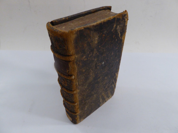 Auteurs Deguisez sous noms etrangers