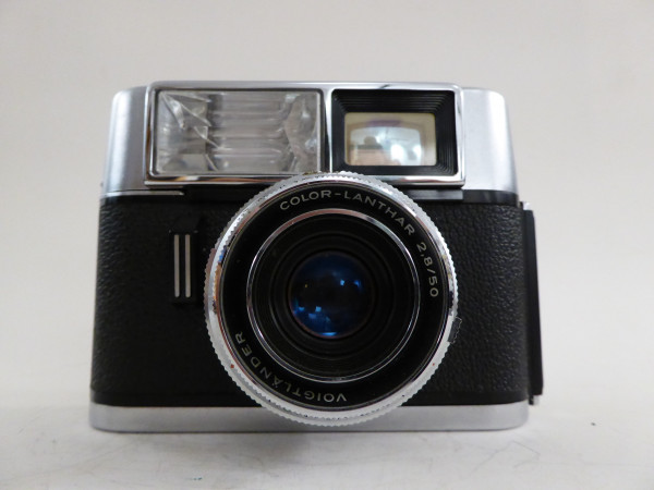 Voigtländer Vitrona mit Color Lanthar