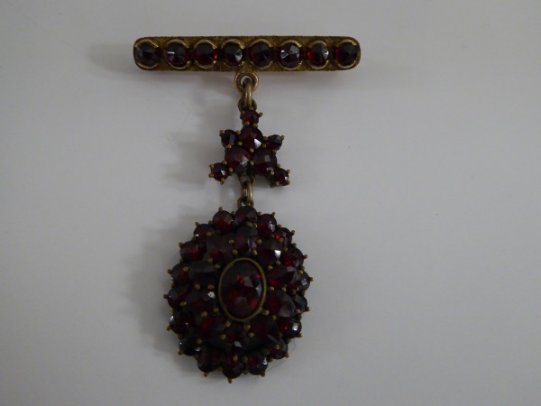 Antike Granat-Anstecknadel,ca. 1890