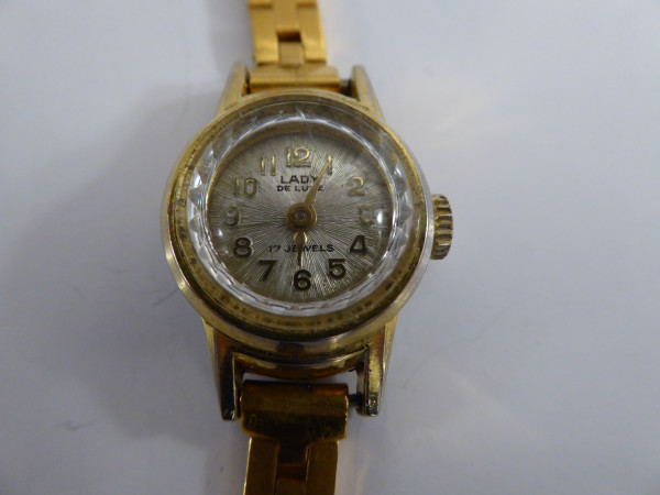 Kleine vergoldete Armbanduhr