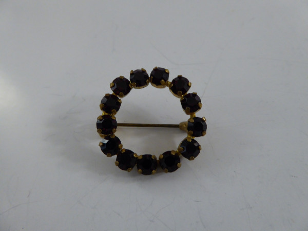 Kleine Granat-Anstecknadel