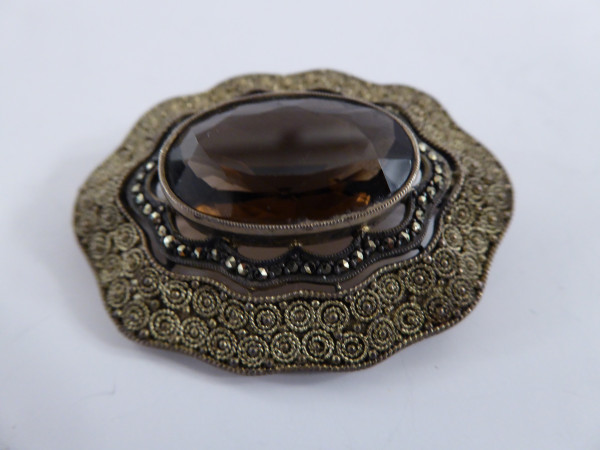 Fahrner-Brosche mit Rauchtopas