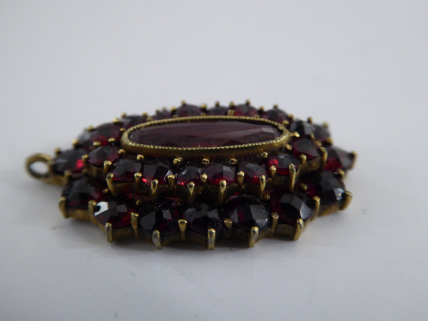 Antiker böhmischer Granat-Anhänger