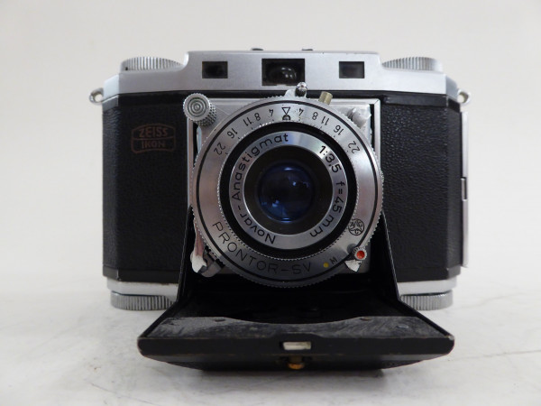Zeiss Ikon Contina mit mit Novar Anastigmat 1:3,5 / 45 mm
