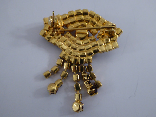 Granat Anstecknadel in Gold